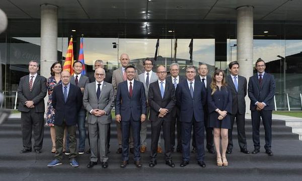 Шестима директори на Барселона подадоха оставки