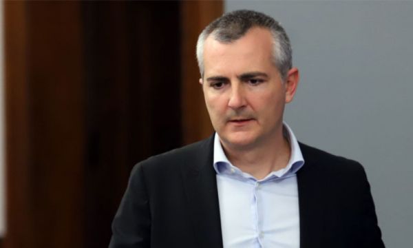 Министър Илиев кани на среща БФС и изключените клубове
