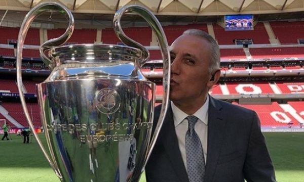 Стоичков показа любовта си към трофея от Шампионска лига