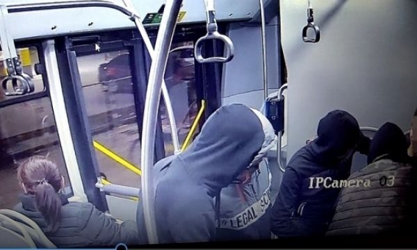 МВР показа вандалите от автобуса, които съблякоха фен на ЦСКА (снимки)