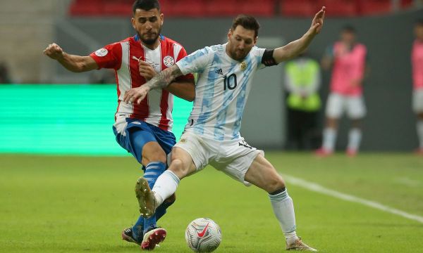 Аржентина с минимален успех над Парагвай