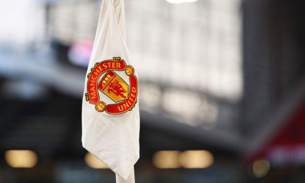 Ман Юнайтед затвори базата