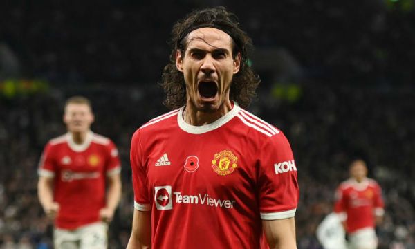 Агент: Кавани е нещастен в Ман Юнайтед