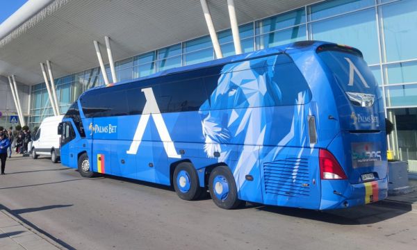 Левски продава стария си автобус на тим от Втора лига