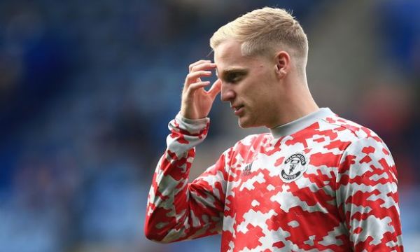 Дони ван де Бек смени агента си