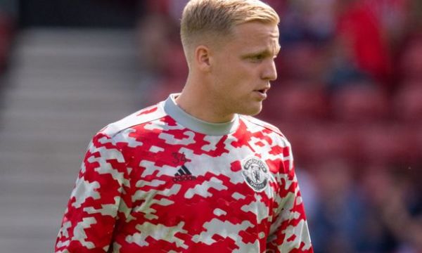 Ван де Бек си търси нов клуб