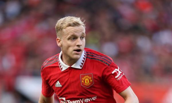  Тен Хаг обясни ситуацията с Ван де Бек 