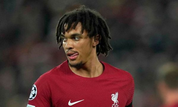 Агбонлахор: Трент е на ниво защитник от трета дивизия