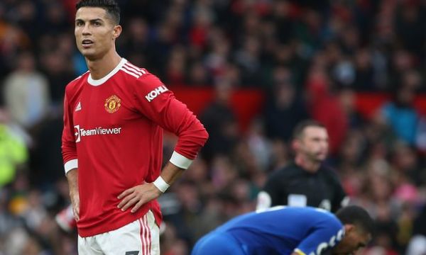  Невил: Не ми хареса как Роналдо напусна терена