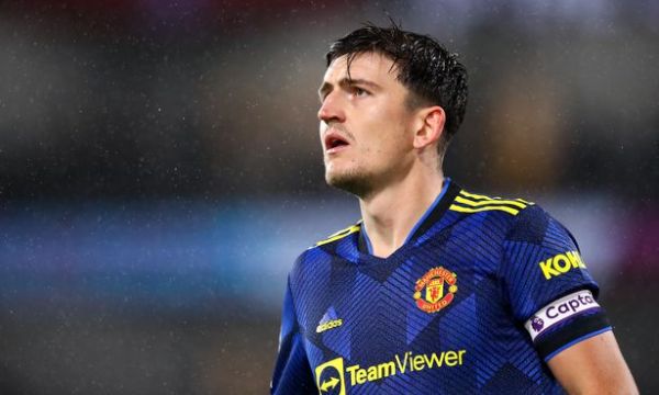   Фърдинанд: На Магуайър му провървя да остане на терена