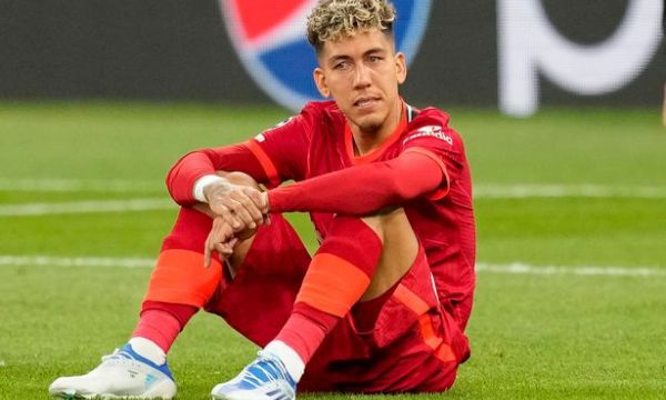  Даунинг: Това е последната година на Фирмино