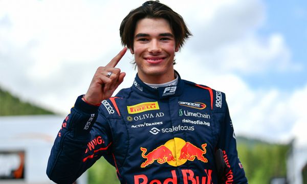 Добър старт за Никола Цолов във Формула 2