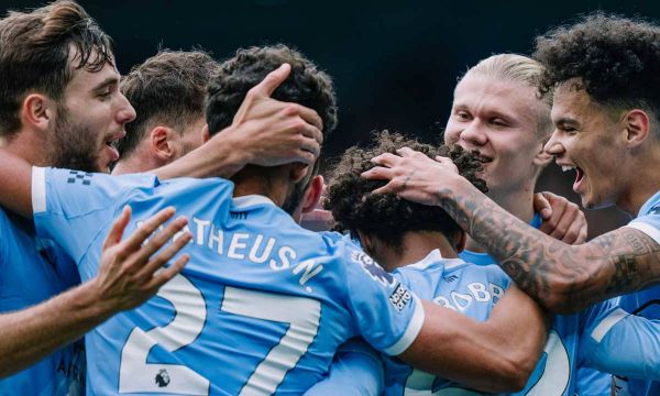 Два автогола помогнаха на Сити за разгромен успех над Бърнли (видео)