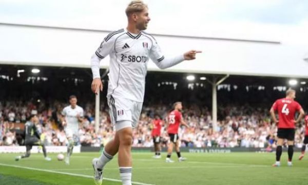 Ман Юнайтед изпусна и дузпа, и Фулъм