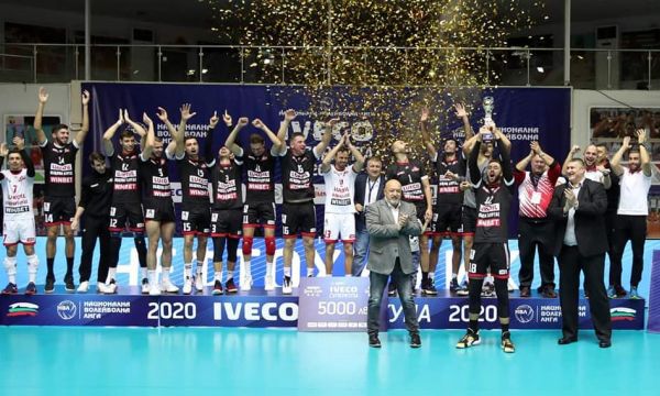 10 с Covid-19 при волейболните шампиони на България - тимът напуска евротурнирите