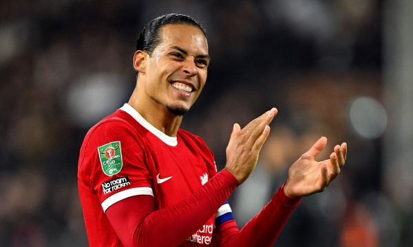 Ван Дайк отговори на критиките на Рууни