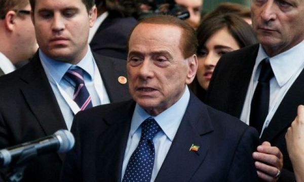 Приеха Берлускони в болница