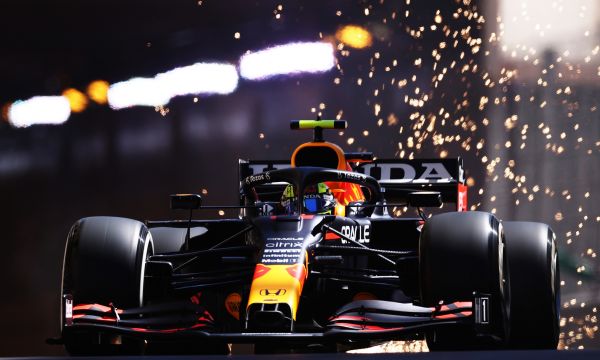 Red Bull може да подаде протест срещу крилото на Mercedes
