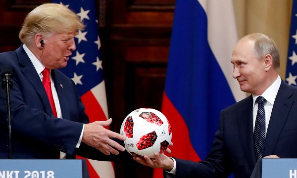 Службите потвърдиха за проверка на топката, подарена от Путин на Тръмп 