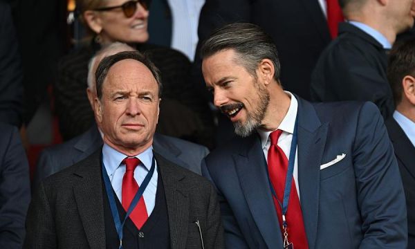 Арсенал се сбогува с Луис и повиши Гарлик