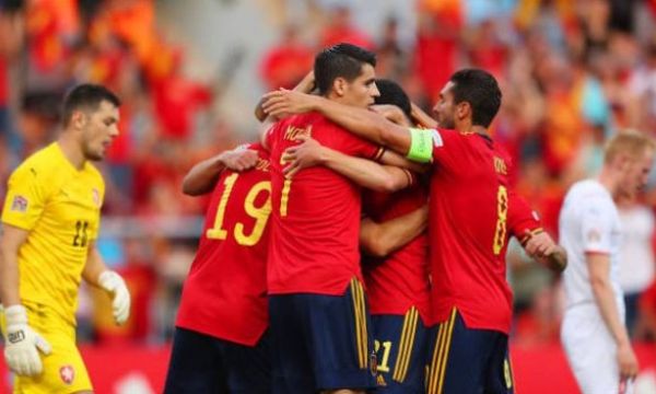 Испания с още една победа