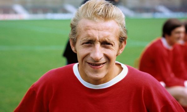  Ман Сити и Юнайтед подкрепиха Денис Лоу