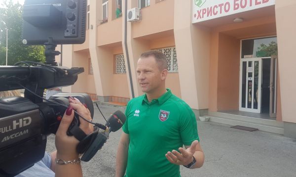Треньорът на Ботев Враца: Отнема много време да си картотекираме новите играчи