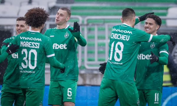 Лудогорец мина през дузпи, но отстрани Ботев Пловдив