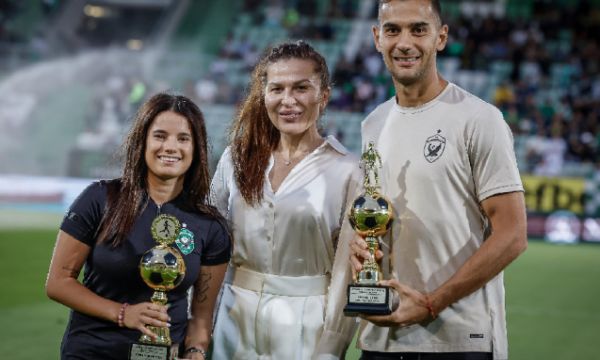 Чочев беше награден за победата си в анкетата 