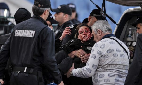 Фенове на Левски раниха полицайка, десетки са в ареста