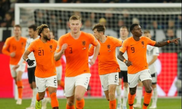 Късни голове донесоха така желаната точка на Холандия срещу Германия
