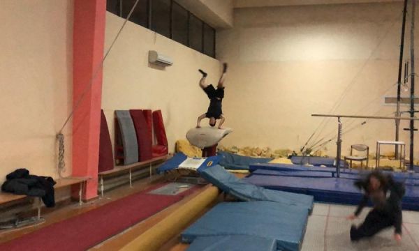 Доброволци помагат за ремонт на залата по спортна гимнастика на ЦСКА