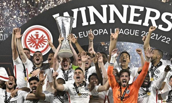 Айнтрахт Франкфурт спечели Лига Европа (видео)