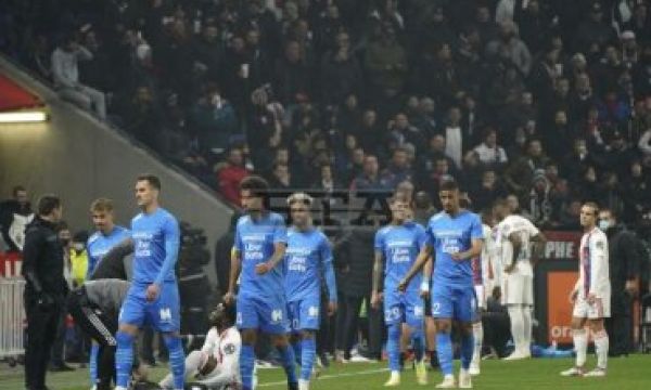 Наказаха Лион заради инцидента в мача с Марсилия