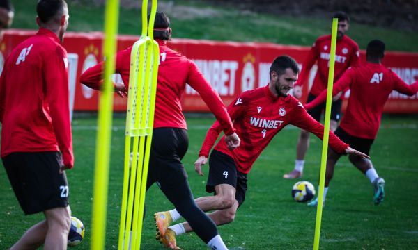 Адриан Лапеня за Вечното дерби: Това е абсолютно луд мач