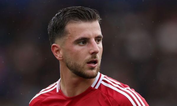 Невил разкритикува Аморим за използването на Маунт