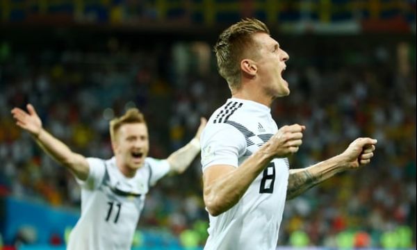 Късметът се усмихна на Германия срещу Швеция (видео)