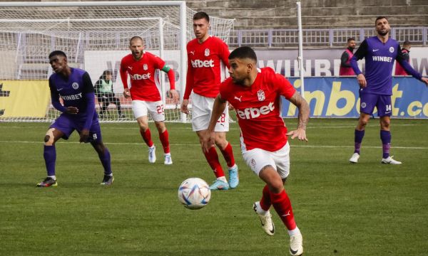 Етър и ЦСКА 1948 със скучно равенство (видео)