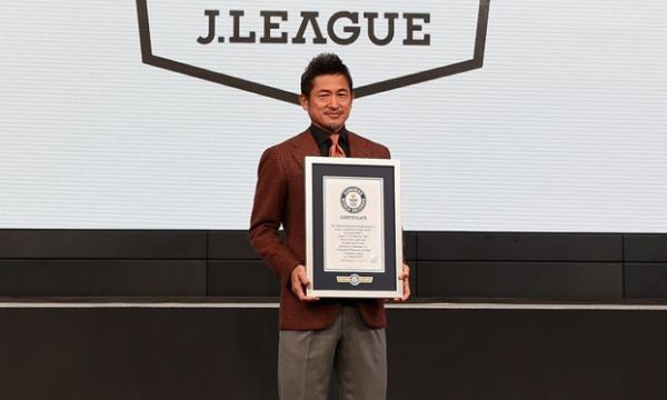 Миура стана най-възрастният играч в Япония 