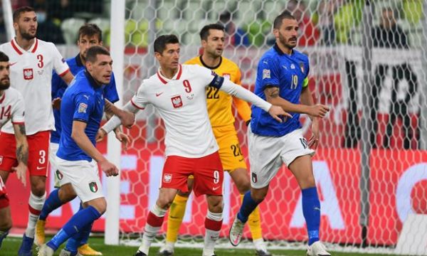 Левандовски получи травма в мача с Италия