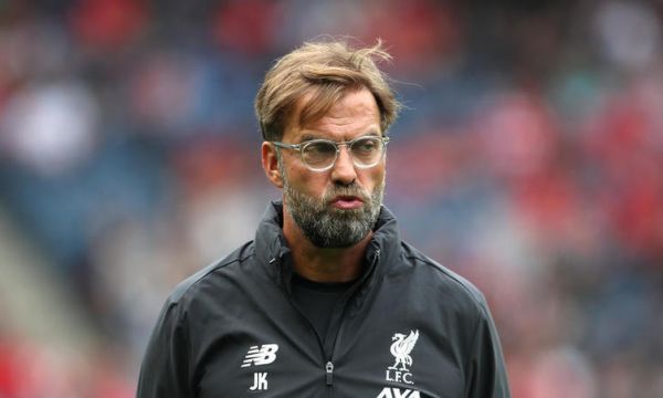 Клоп призова реферите по-бързо да работят с VAR