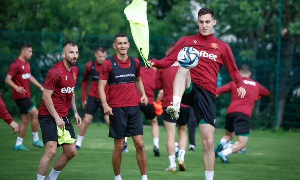 Националният отбор започна подготовка с 20 футболисти