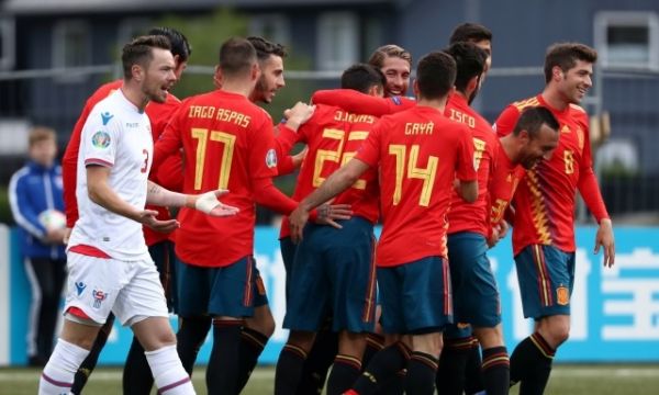 Испания без проблеми срещу Фарьорски острови