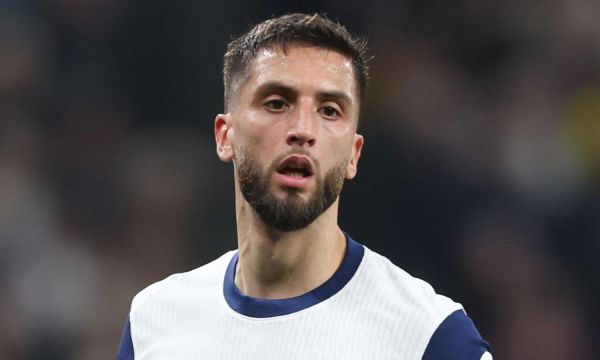 Бентанкур подписа нов дългосрочен договор с Тотнъм