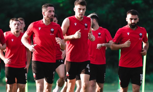 Шкендия пристигна в Разград с автобус 