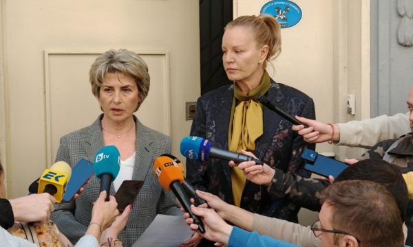 Лечева и Костадинова с крачка към споразумение 