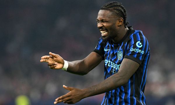 Тюрам герой за Интер в Амстердам