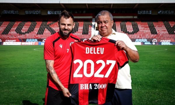 Локо София продължи с Делев