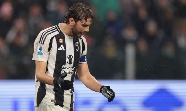 Локатели: Феновете имат право да ни освиркват