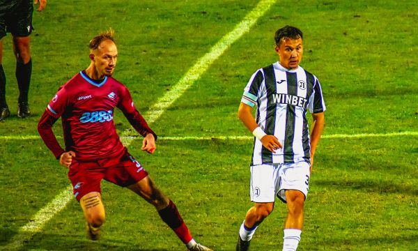 Вратарска грешка в последната секунда спаси точката за Локо Пд в 